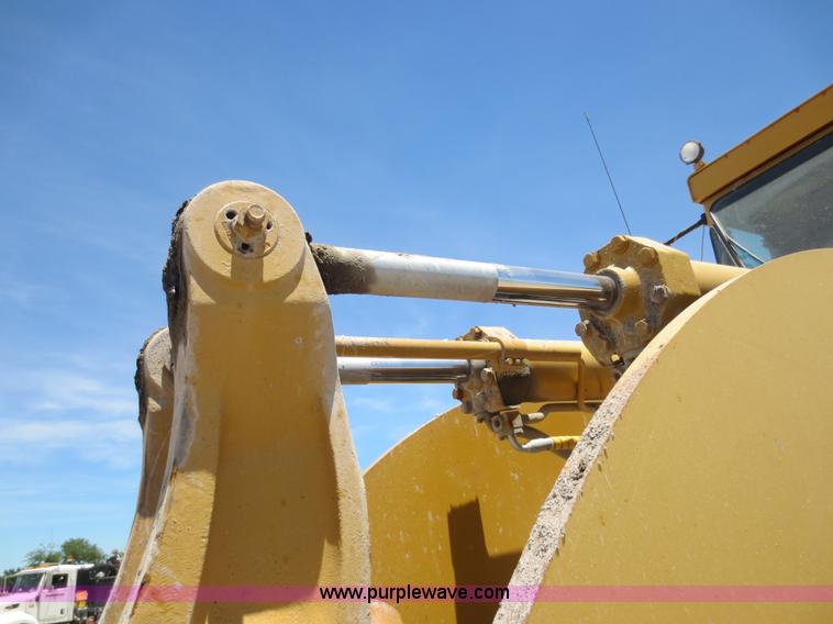 image for item D5972 1992 Caterpillar 988B wheel loader