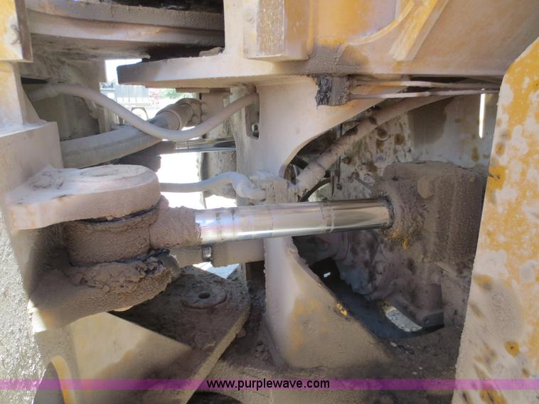 image for item D5972 1992 Caterpillar 988B wheel loader