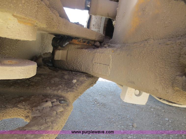 image for item D5972 1992 Caterpillar 988B wheel loader