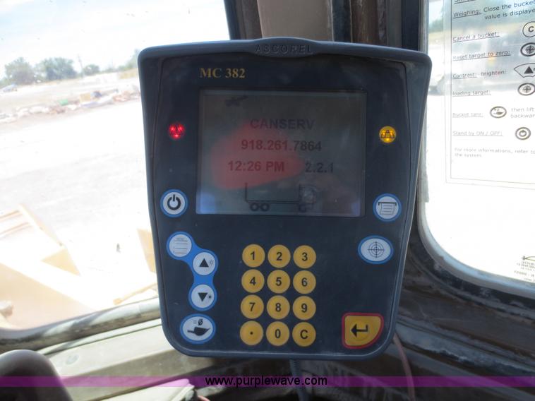 image for item D5972 1992 Caterpillar 988B wheel loader