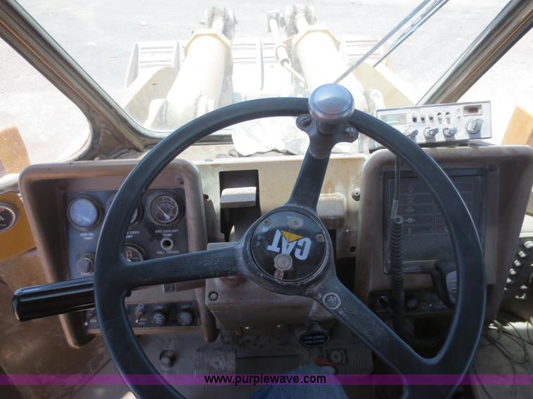 image for item D5972 1992 Caterpillar 988B wheel loader