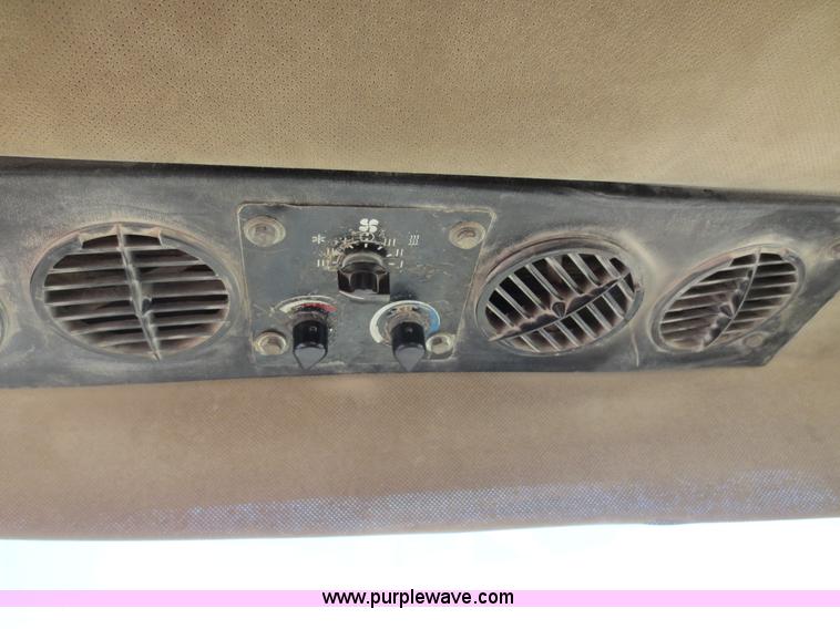 image for item D5972 1992 Caterpillar 988B wheel loader