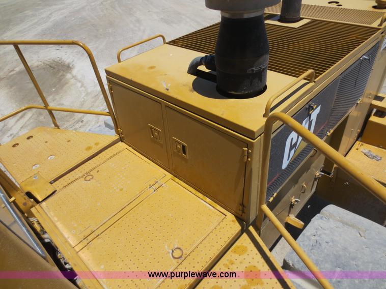 image for item D5972 1992 Caterpillar 988B wheel loader