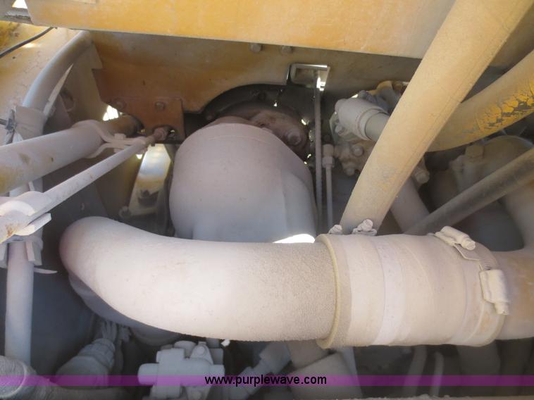 image for item D5972 1992 Caterpillar 988B wheel loader