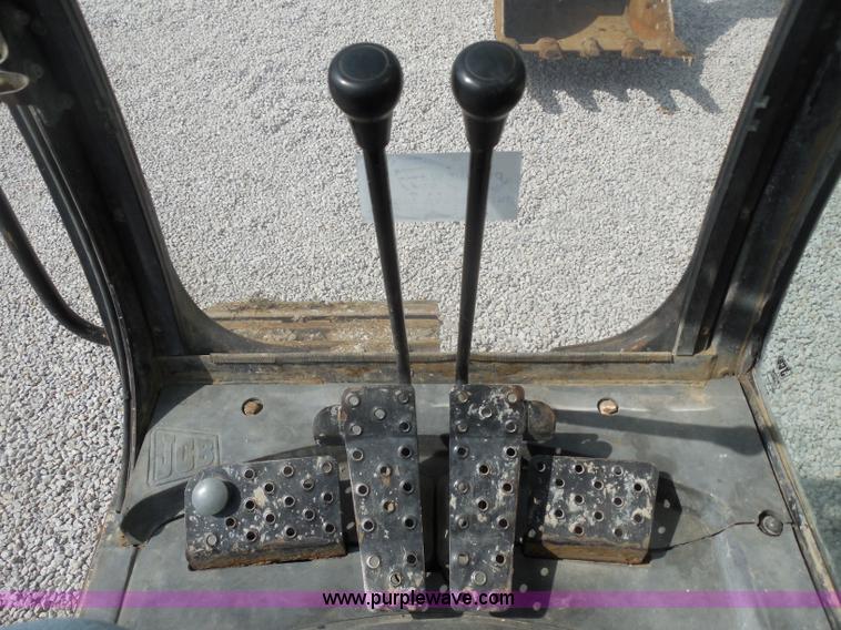 image for item D5974 2003 JCB 130LC excavator