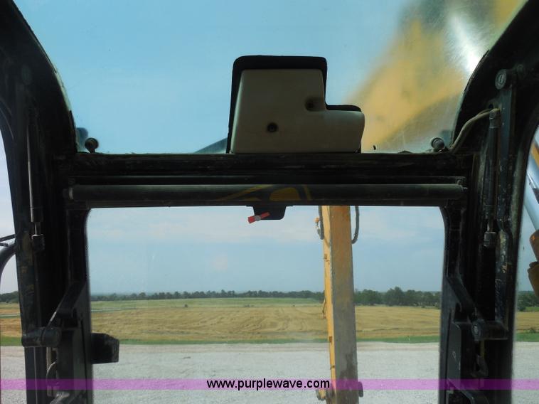 image for item D5974 2003 JCB 130LC excavator