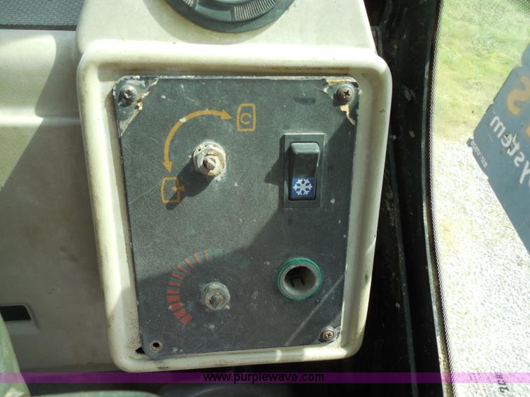 image for item D5974 2003 JCB 130LC excavator