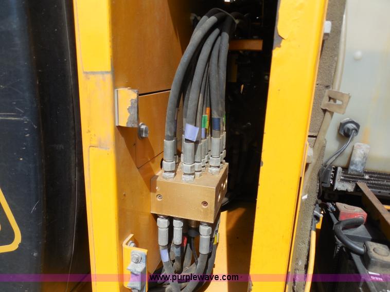 image for item D5974 2003 JCB 130LC excavator