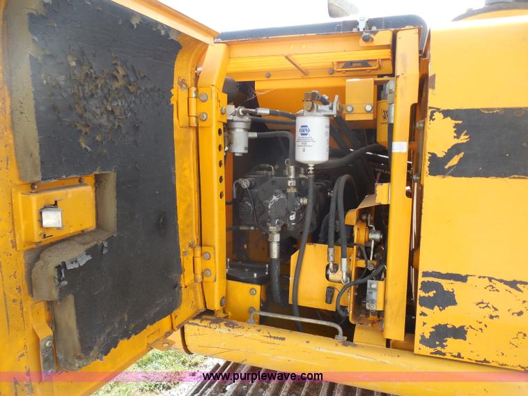 image for item D5974 2003 JCB 130LC excavator