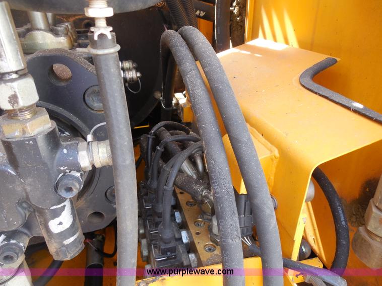 image for item D5974 2003 JCB 130LC excavator