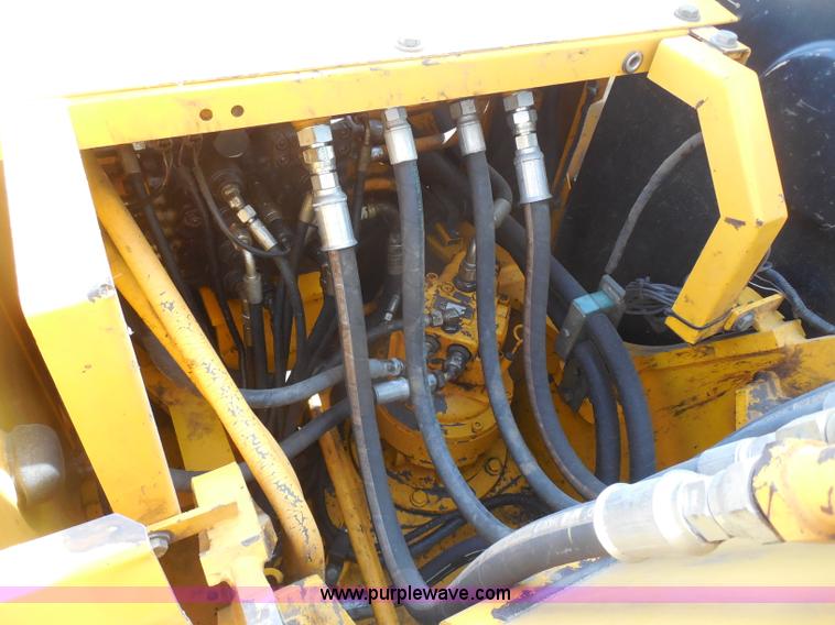 image for item D5974 2003 JCB 130LC excavator