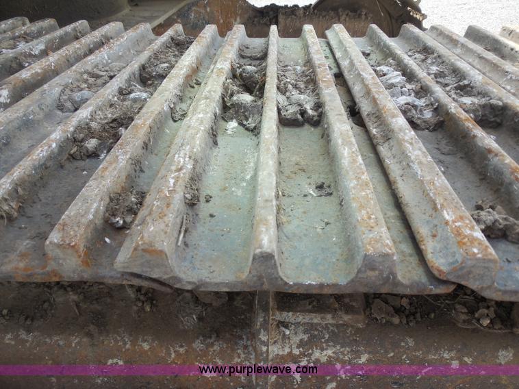 image for item D5974 2003 JCB 130LC excavator