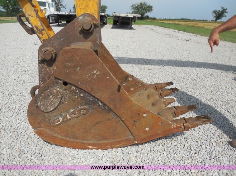 image for item D5974 2003 JCB 130LC excavator