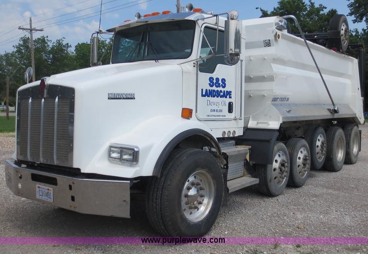 image for item D5980 2004 Kenworth T800B Super 18 dump truck