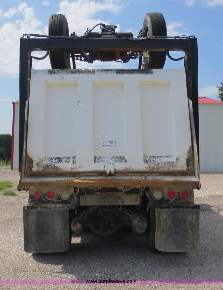 image for item D5980 2004 Kenworth T800B Super 18 dump truck
