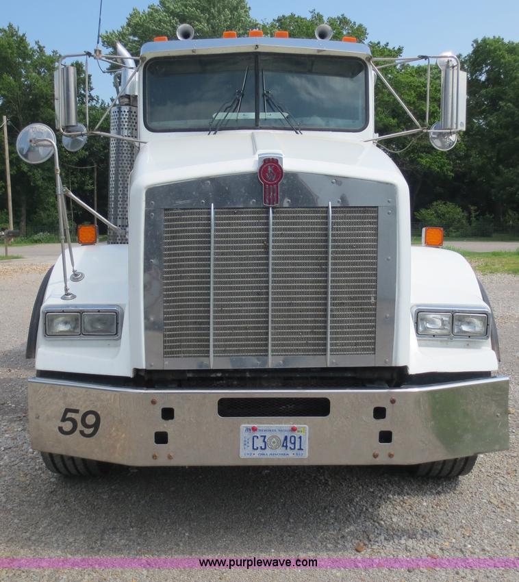 image for item D5980 2004 Kenworth T800B Super 18 dump truck