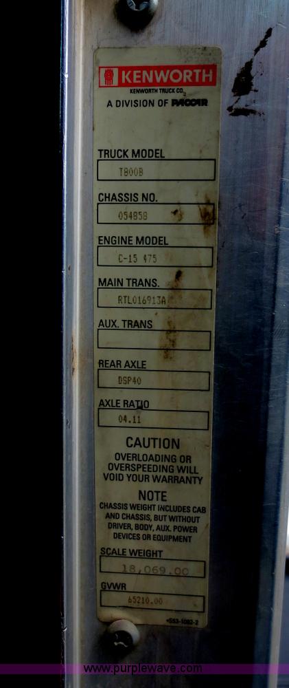 image for item D5980 2004 Kenworth T800B Super 18 dump truck