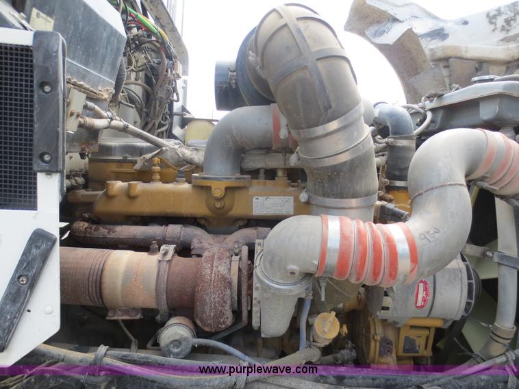 image for item D5980 2004 Kenworth T800B Super 18 dump truck