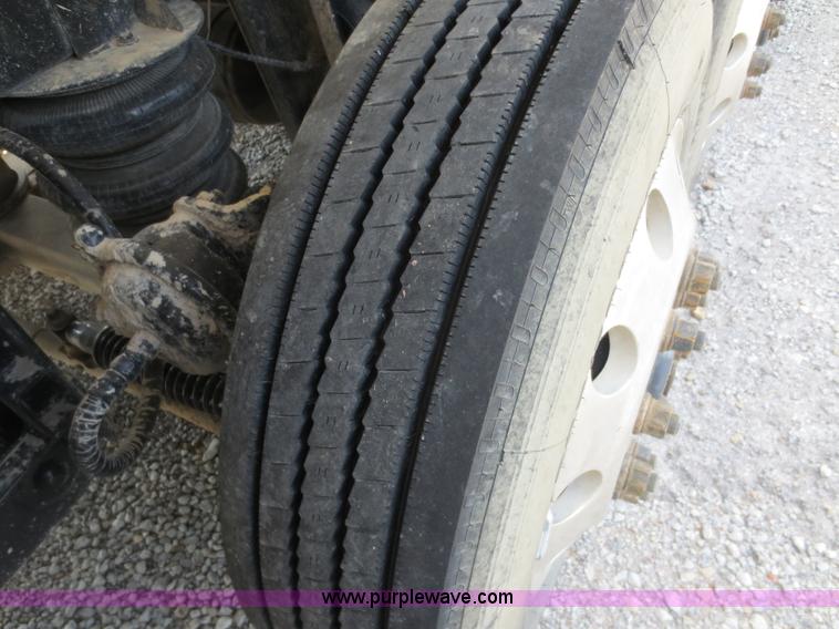 image for item D5980 2004 Kenworth T800B Super 18 dump truck