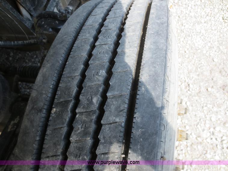 image for item D5980 2004 Kenworth T800B Super 18 dump truck