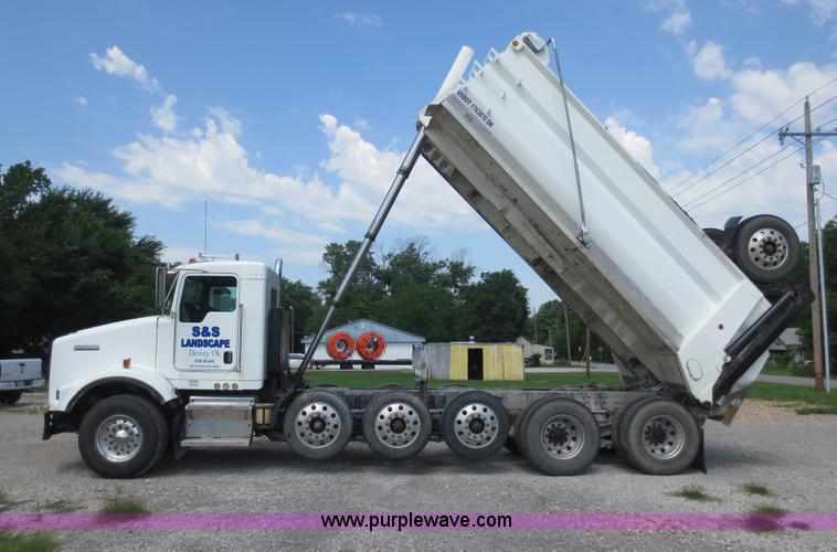 image for item D5980 2004 Kenworth T800B Super 18 dump truck