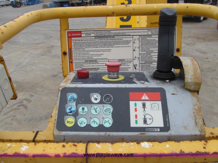 image for item D7426 2005 Haulotte HA33JE articulated boom lift