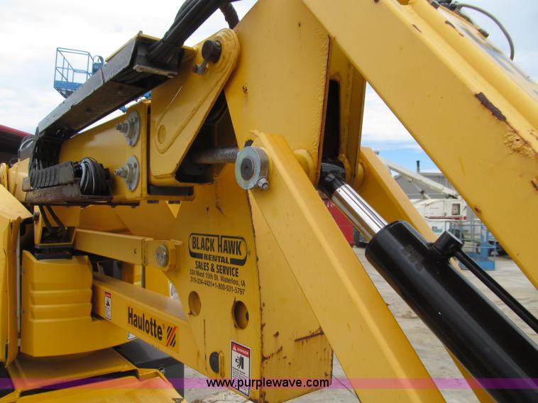 image for item D7426 2005 Haulotte HA33JE articulated boom lift