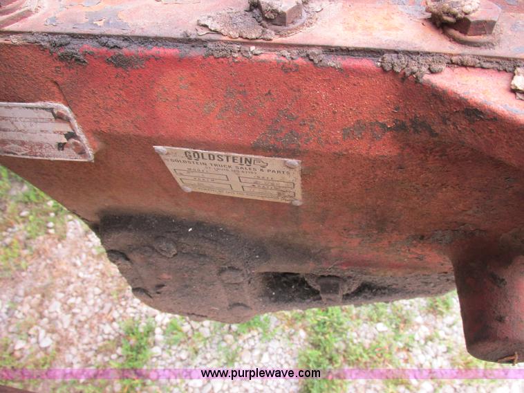 image for item E7270 1974 Ford 880 truck cab and chassis