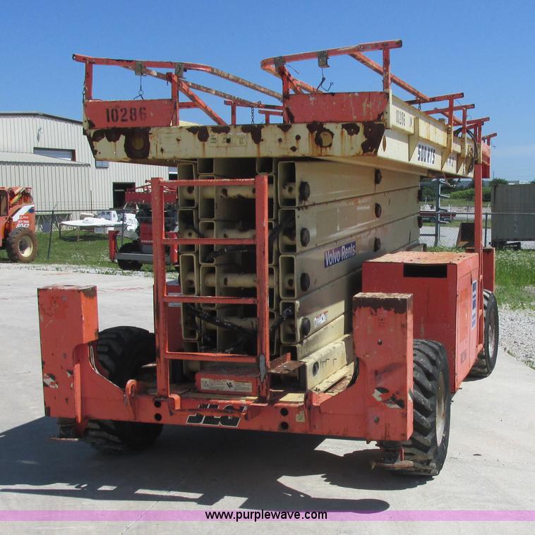 image for item E7272 JLG 500RTS rough terrain scissor lift