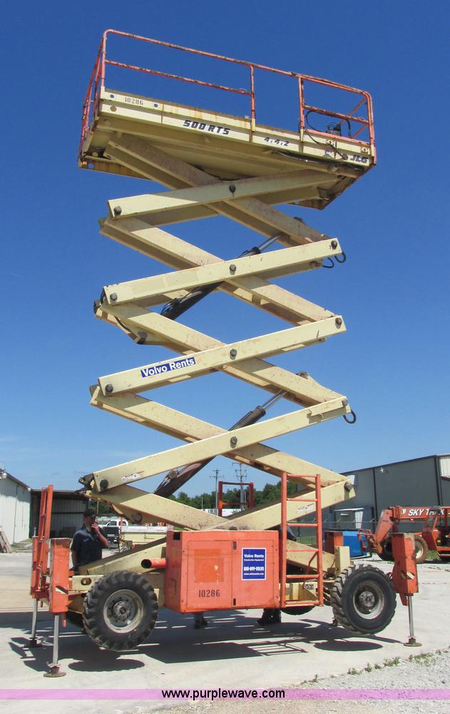 image for item E7272 JLG 500RTS rough terrain scissor lift