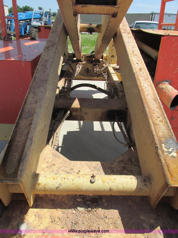 image for item E7272 JLG 500RTS rough terrain scissor lift