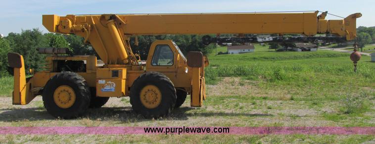image for item E7276 Pettibone 30 Multikrane rough terrain crane