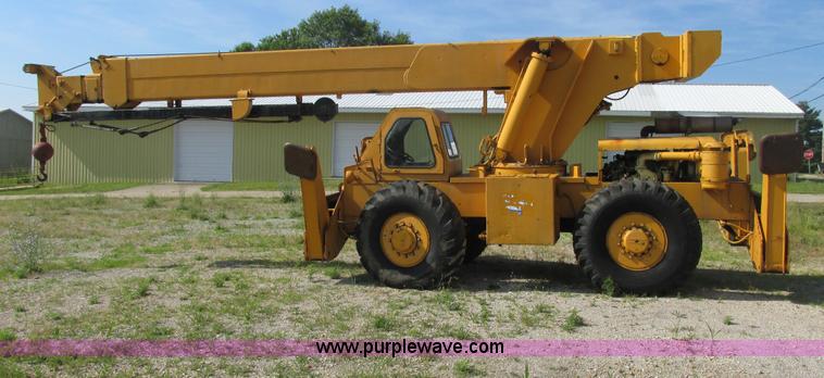 image for item E7276 Pettibone 30 Multikrane rough terrain crane