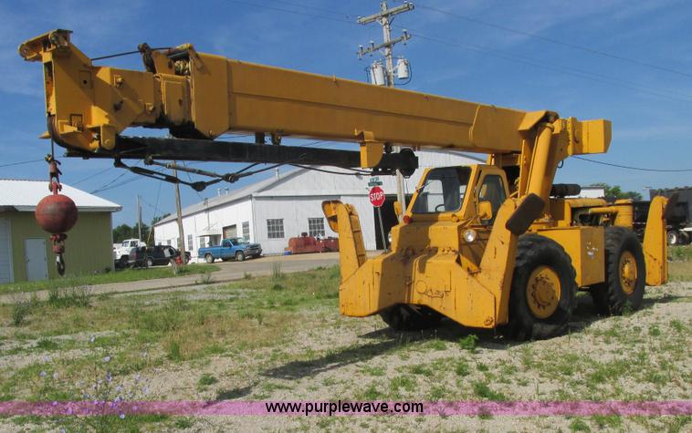 image for item E7276 Pettibone 30 Multikrane rough terrain crane