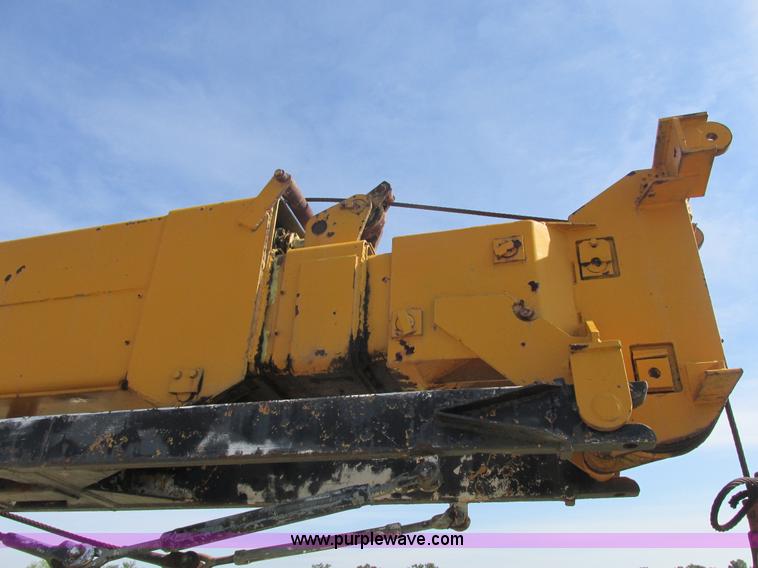 image for item E7276 Pettibone 30 Multikrane rough terrain crane