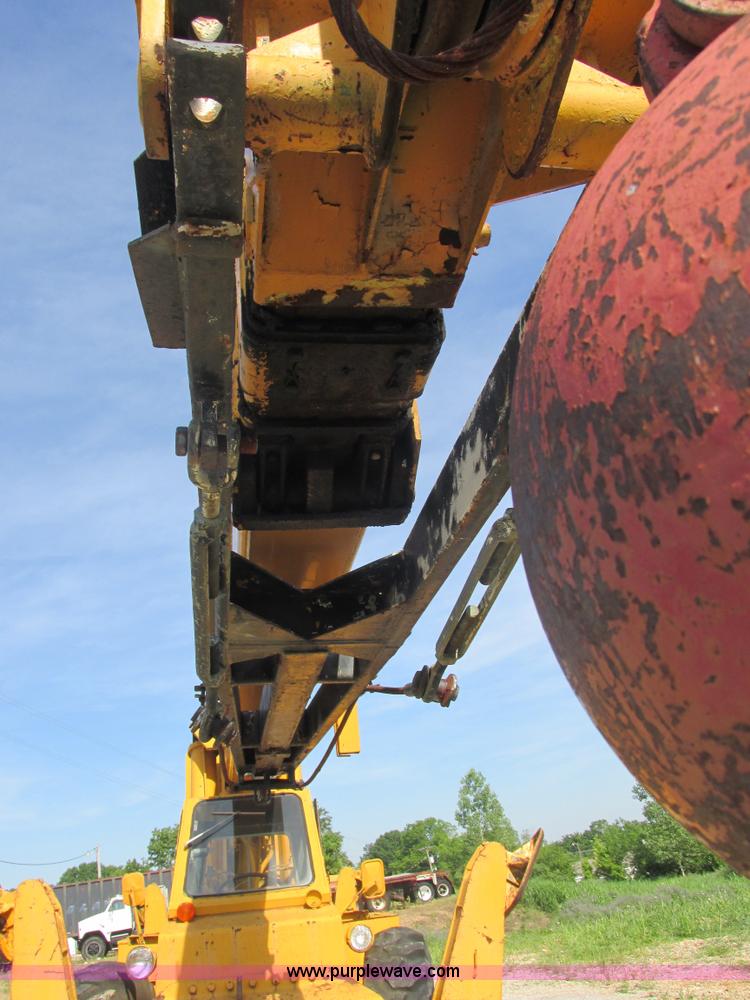 image for item E7276 Pettibone 30 Multikrane rough terrain crane