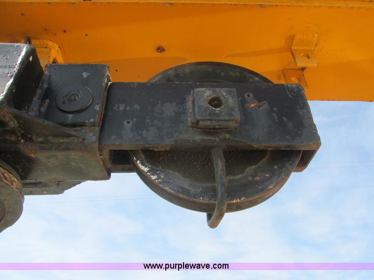 image for item E7276 Pettibone 30 Multikrane rough terrain crane