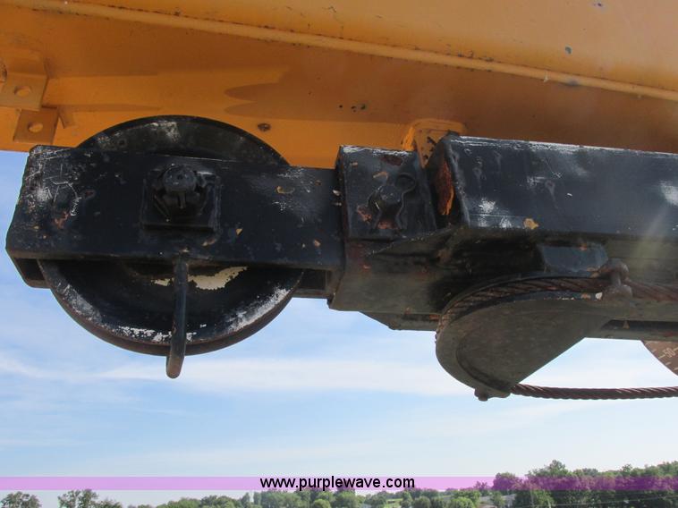 image for item E7276 Pettibone 30 Multikrane rough terrain crane