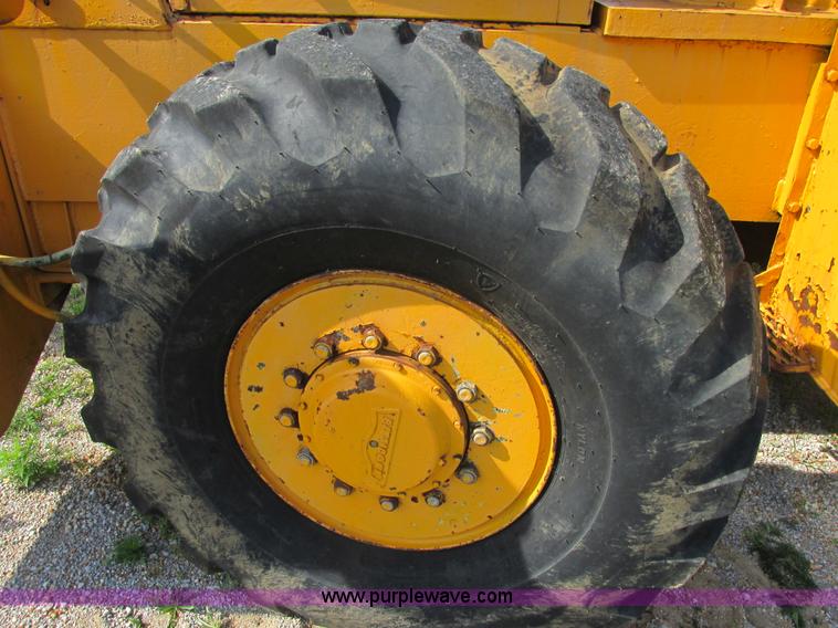 image for item E7276 Pettibone 30 Multikrane rough terrain crane