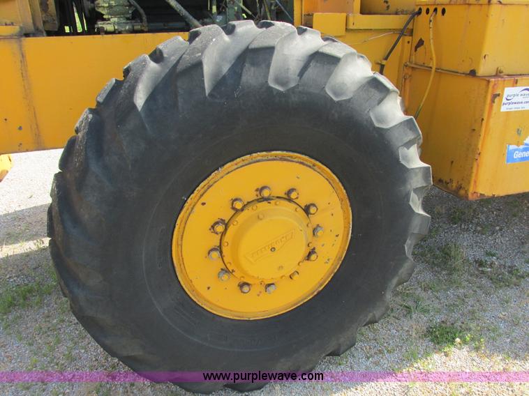 image for item E7276 Pettibone 30 Multikrane rough terrain crane