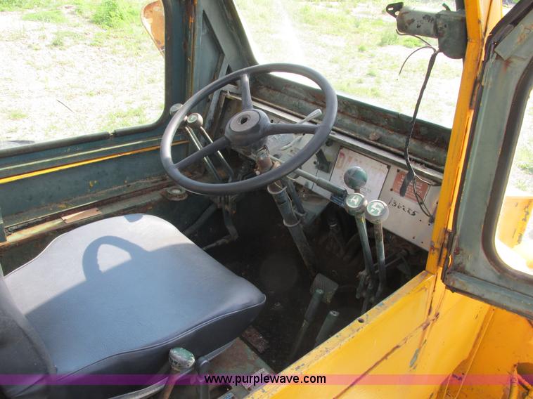 image for item E7276 Pettibone 30 Multikrane rough terrain crane