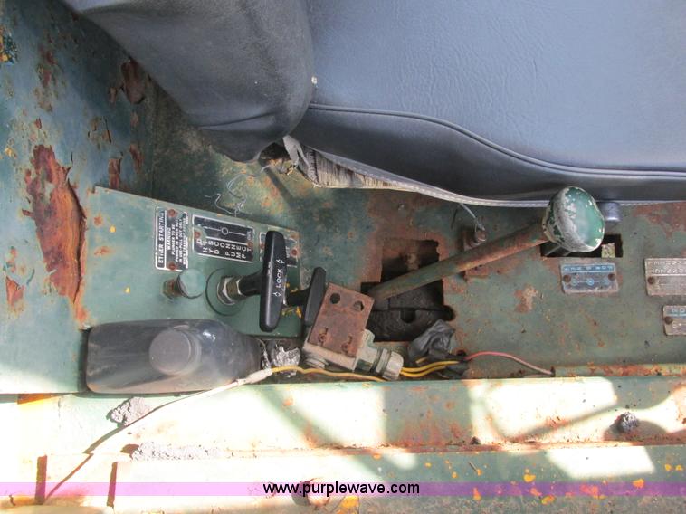 image for item E7276 Pettibone 30 Multikrane rough terrain crane