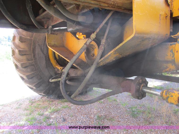 image for item E7276 Pettibone 30 Multikrane rough terrain crane