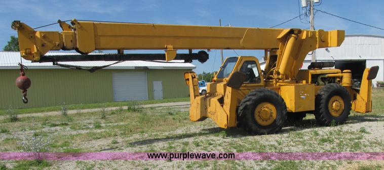 image for item E7276 Pettibone 30 Multikrane rough terrain crane