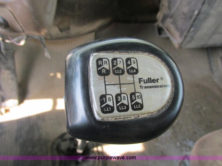 image for item E7283 1989 Ford L8000 tandem axle dump truck