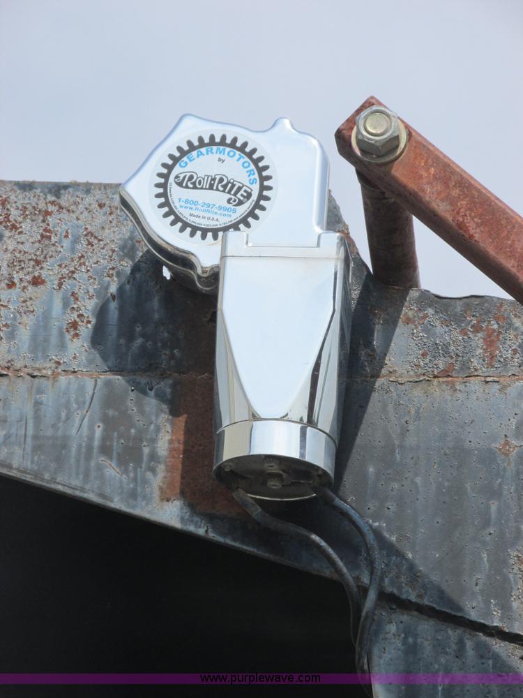 image for item E7283 1989 Ford L8000 tandem axle dump truck