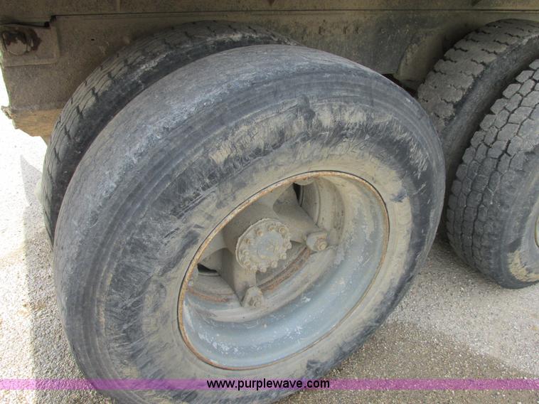 image for item E7283 1989 Ford L8000 tandem axle dump truck