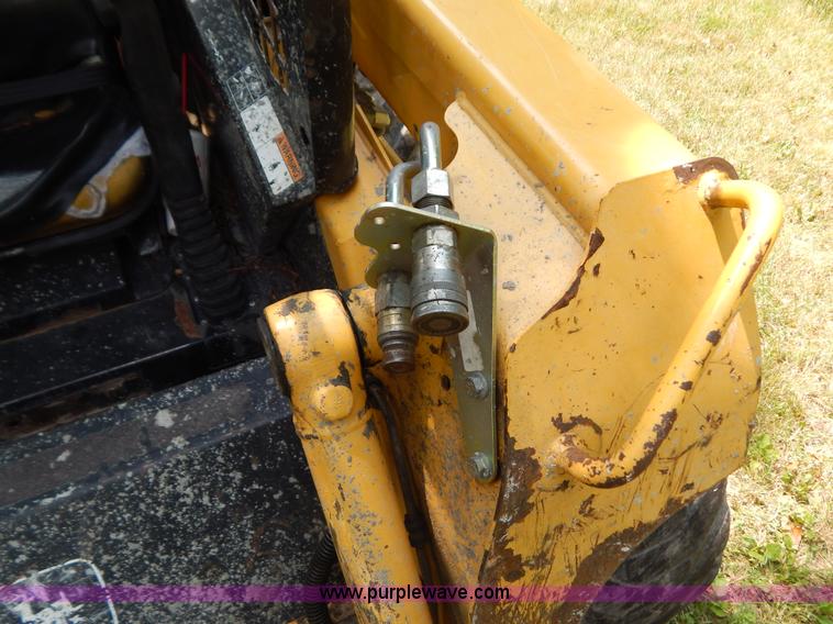image for item F4019 2000 John Deere 240 skid steer