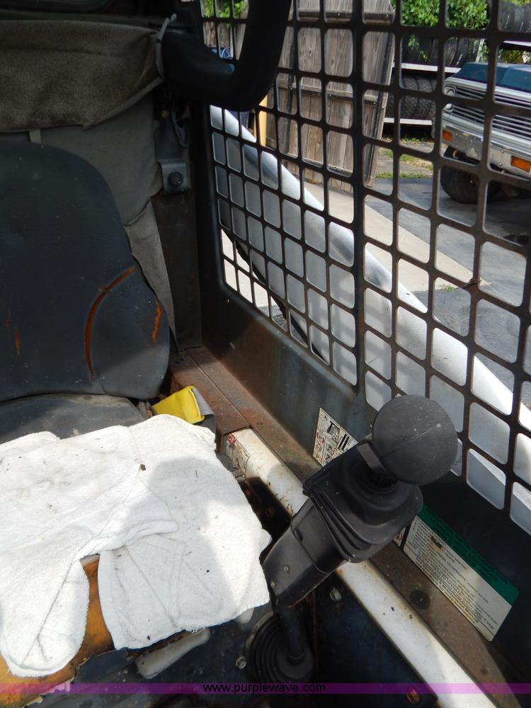 image for item F4025 2000 Bobcat 864 track skid steer