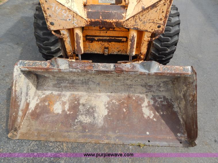 image for item F4026 1996 Mustang 2060 skid steer